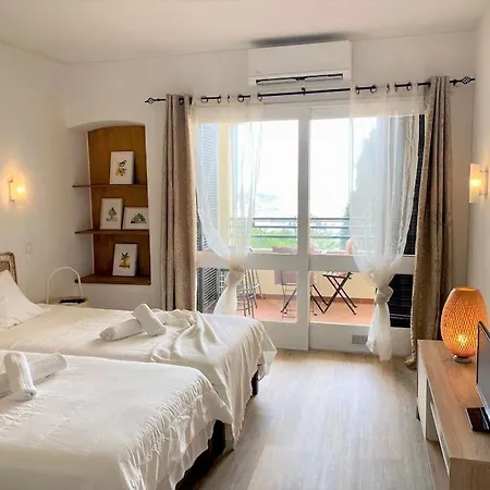 アパート With Great Sea View, Near The Beach, With Ac And Pools アルブフェイラ